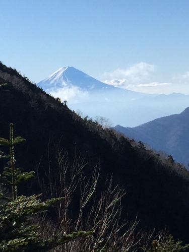 快晴、雲一つない青空で富士山もくっきり見えました。