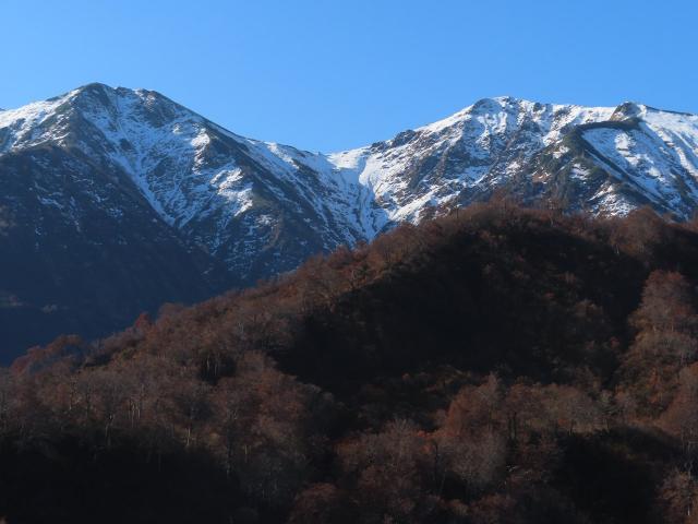 湯沢峰から北股岳を仰ぐ(2021.11.07　飯豊山・天狗平ロッジ)