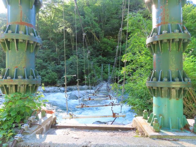 ダイクラ尾根の取り付き、桧山沢吊り橋はまだ、渡れません