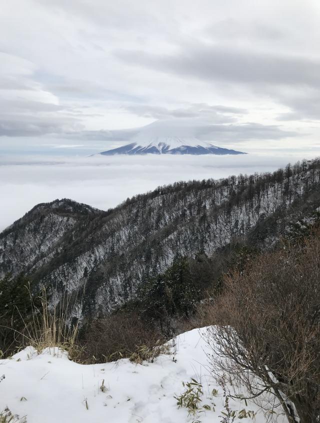 富士山の展望(2020.03.30　三つ峠山荘)