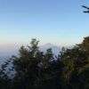 早朝の七ツ石小屋から望む富士山