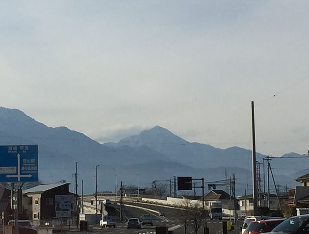 甲府盆地からのぞむ甲斐駒ヶ岳　均整が取れていて格好いいです！