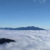 眼下には見事な雲海が広がり、雲に浮かぶ奥秩父の山並み、八ヶ岳、北アルプスの眺めが楽しめました