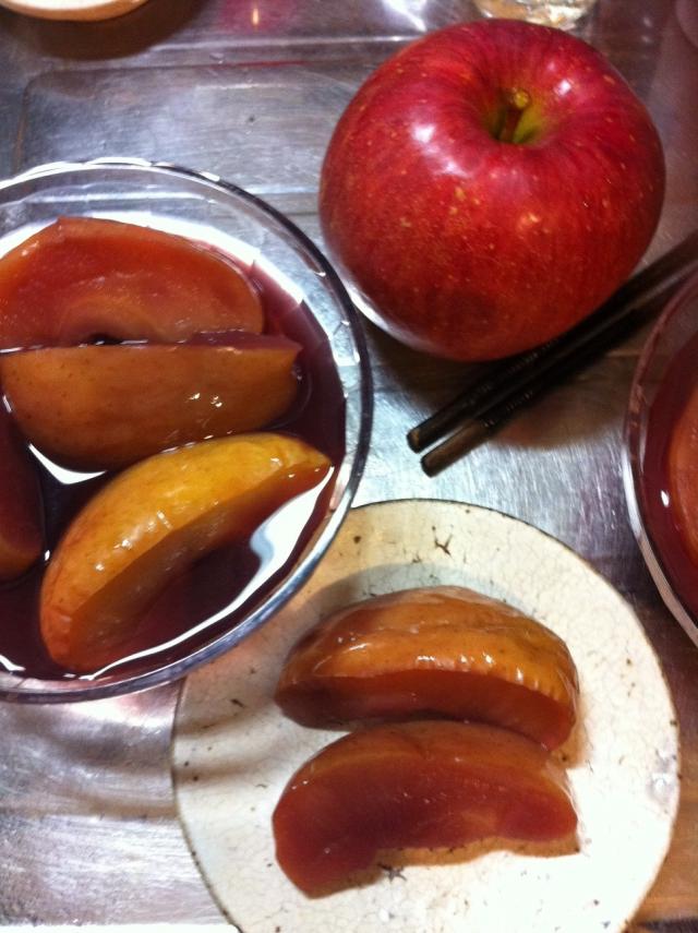 皮ごと林檎の赤ワイン煮 山レシピ みんなの写真館 ヤマケイオンライン Yamakei Online 山と溪谷社