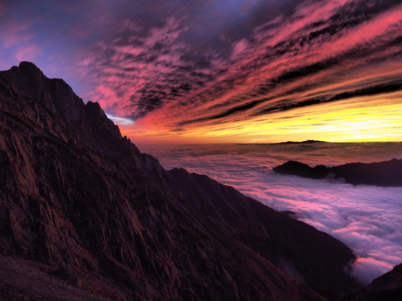 穂高岳の夕焼け 飛騨から登る北アルプス写真コンテスト 山の写真大募集 Yamakei Online 山と渓谷社
