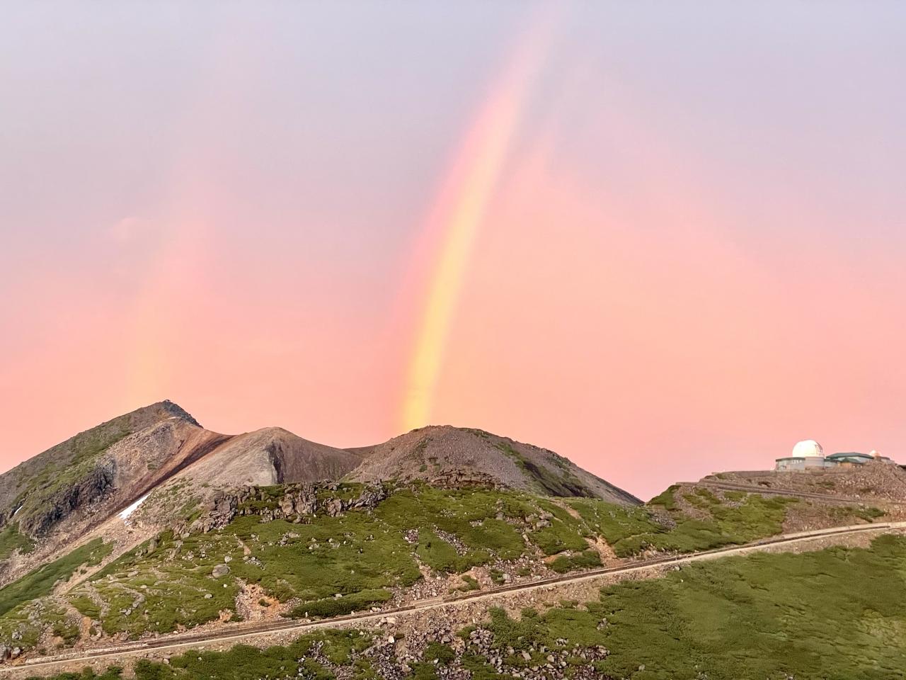 モルゲンロートにかかる虹 飛騨から登る北アルプス22 Yamakei Online 山と渓谷社