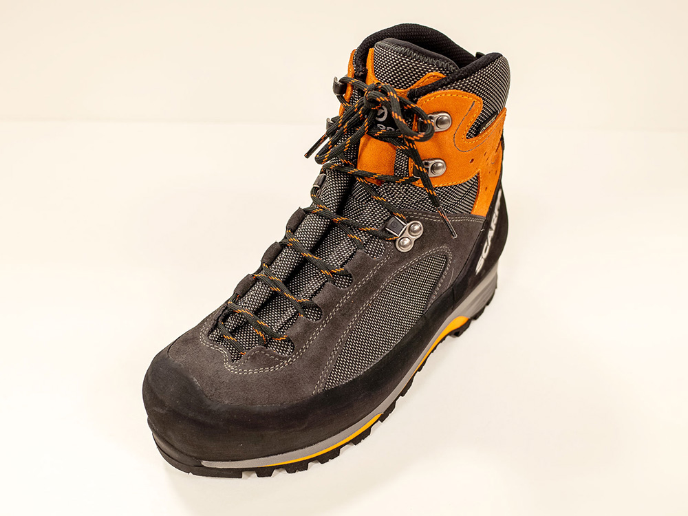 スカルパ「登山靴」のユーザー人気は「トリオレ プロ」、どこが魅力
