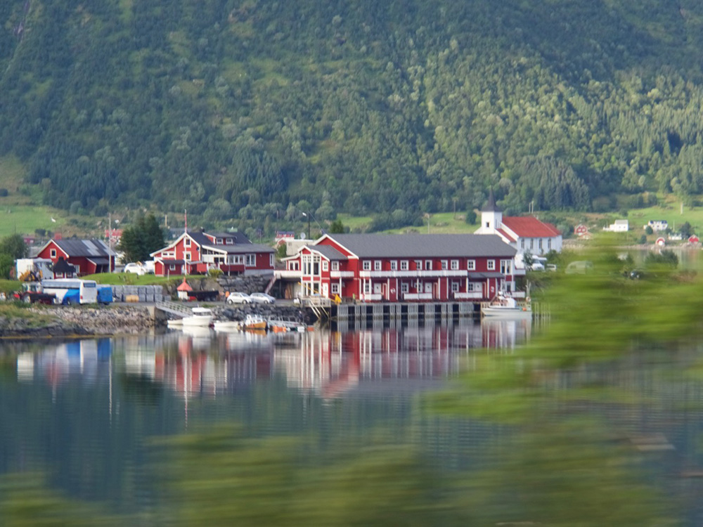 世界で最も美しい場所！ノルウェー・ロフォーテン諸島：トレイルトラベラーズ「世界のトレイルを巡る旅」（12） 山と溪谷オンライン