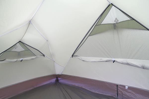 快適性を重視したモンベルの最新テント「ルナドーム2型」を、仙ノ倉山