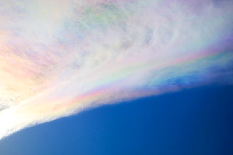 登山情報サイトYamakei Online現れたら改元！？　虹色に輝く伝説の雲「彩雲」