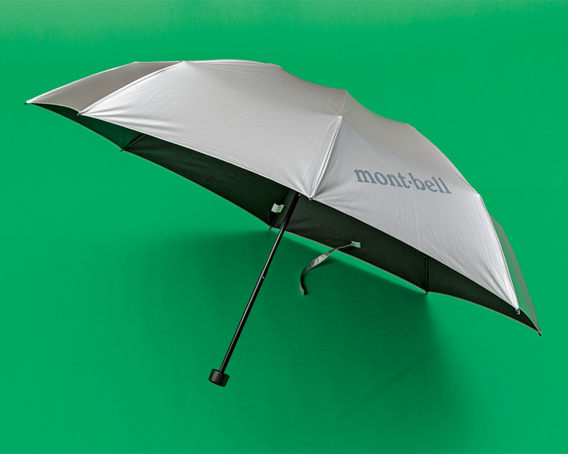 アウトドアメーカーが本気で作った丈夫で高機能な日傘を紹介。街での