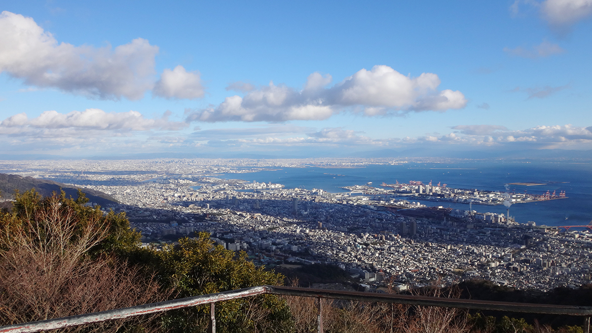 阪神間の街並みと大阪湾を一望する掬星台からの眺め