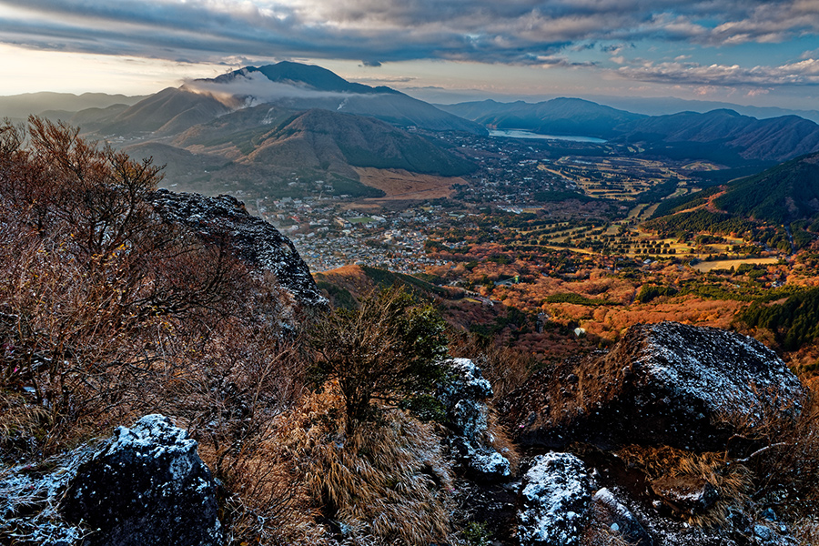 箱根の大涌谷や芦ノ湖を眺める