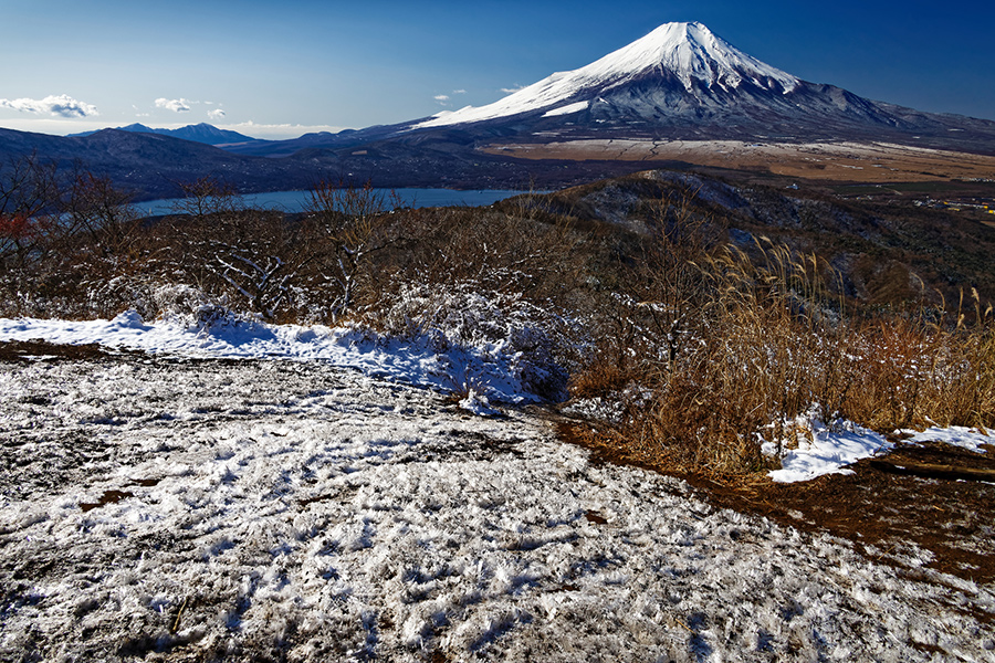 石割山山頂から