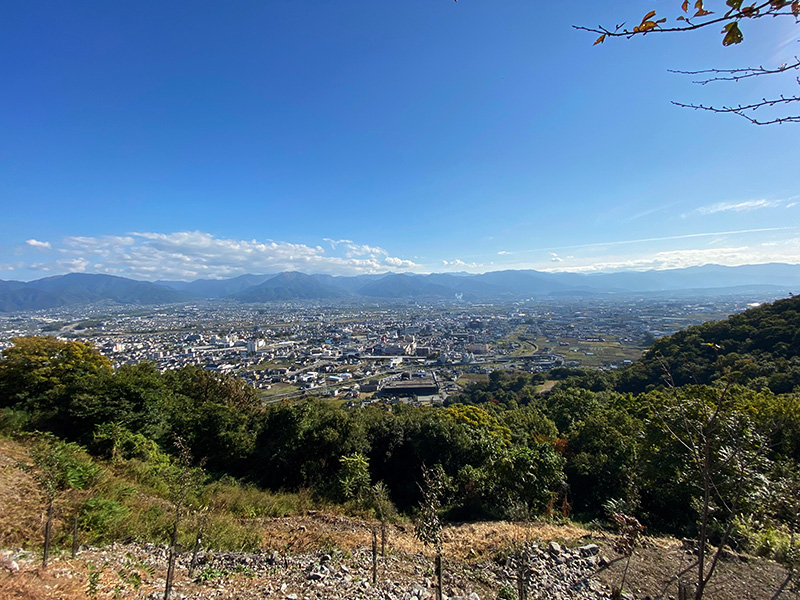 大蔵経寺山の登山道
