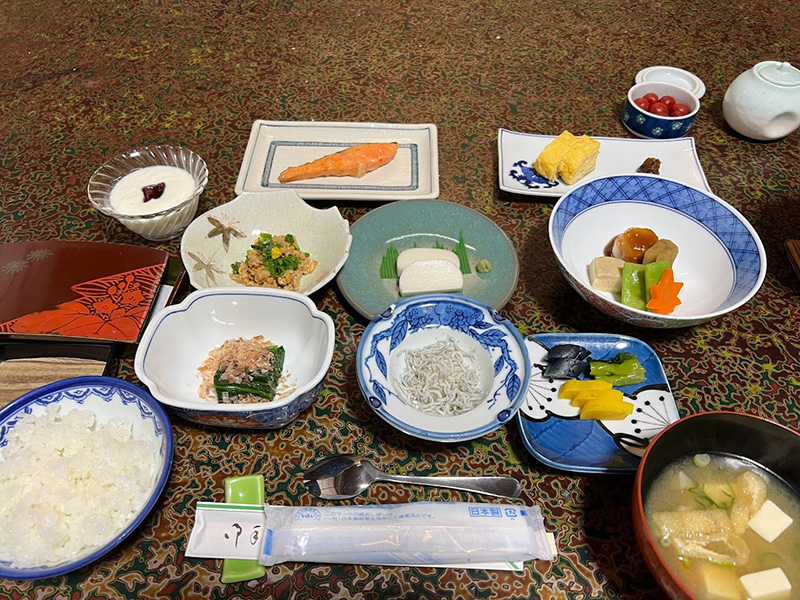弘法湯の朝食