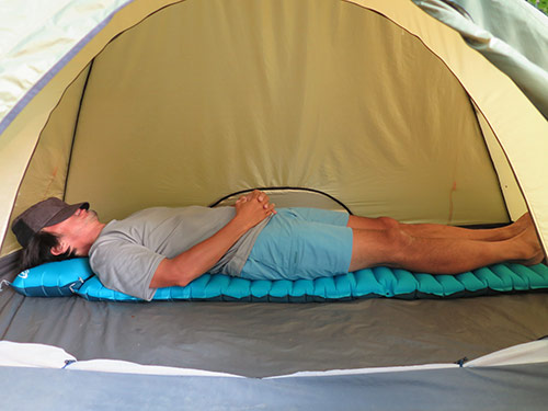 組み合わせで寝心地も自在。夏の利尻でテントマットシステムをチェック