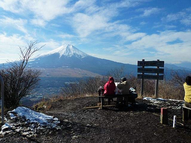 杓子山 しゃくしやま 標高1 597ｍ 関東 道志山塊 Yamakei Online 山と溪谷社