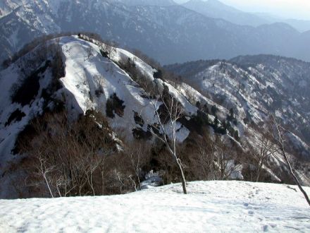 細蔵山