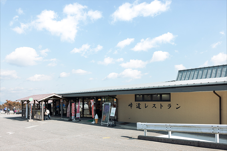 西塔と横川の間に位置する「比叡山峰道レストラン」