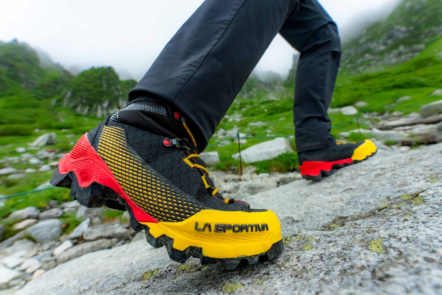 LA　登山用品　SPORTIVA　登山靴（サイズ39＝24.9cm）