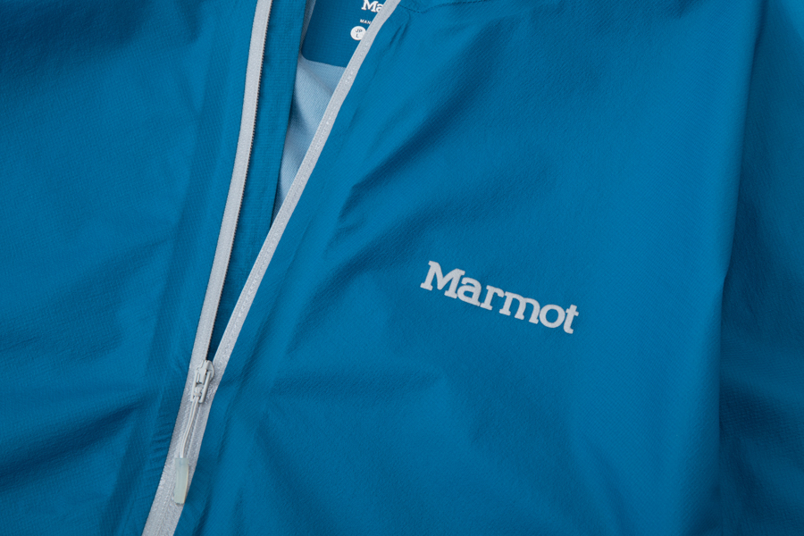 マーモット / Marmot が超軽量コンパクト極薄シェルジャケット「ゼロ 
